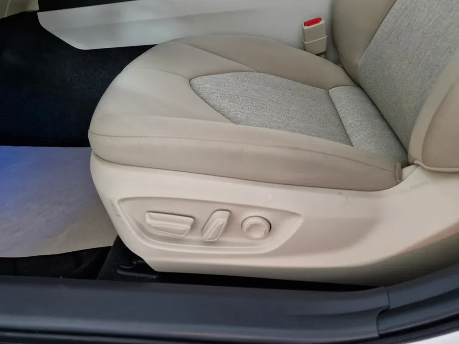 2024 Toyota Camry  GLE HEV  