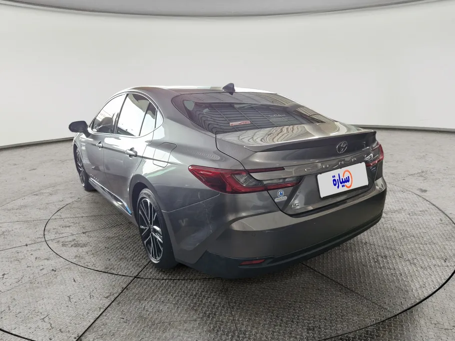 تويوتا كامري LE HEV 2025 