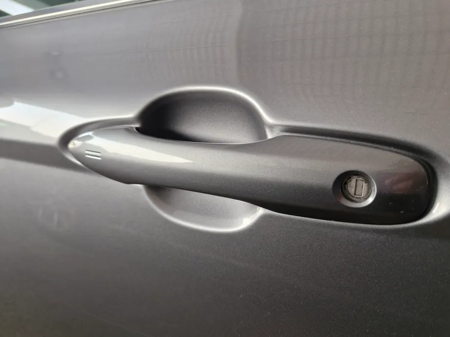 تويوتا كامري LE HEV 2025 