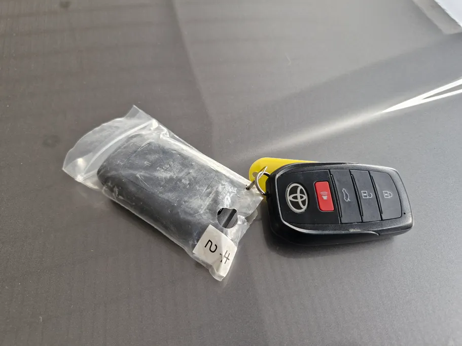 تويوتا كامري LE HEV 2025 