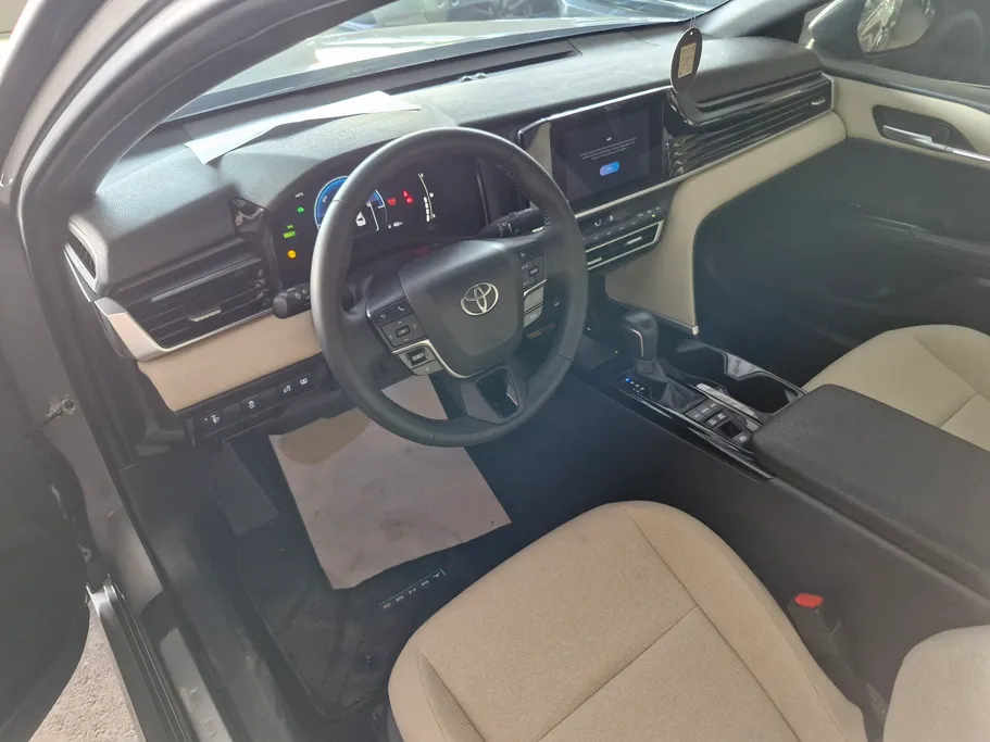 تويوتا كامري LE HEV 2025 