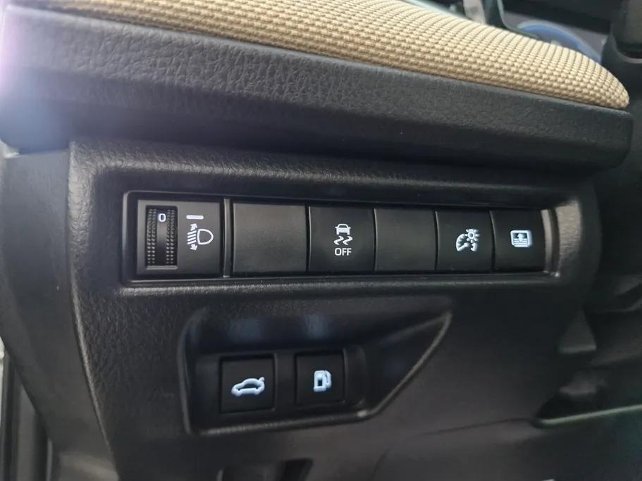 تويوتا كامري LE HEV 2025 