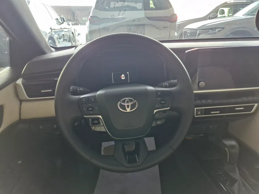 تويوتا كامري LE HEV 2025 