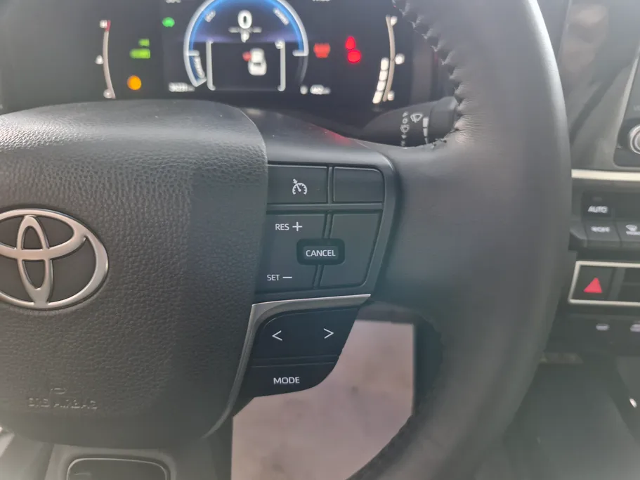 تويوتا كامري LE HEV 2025 