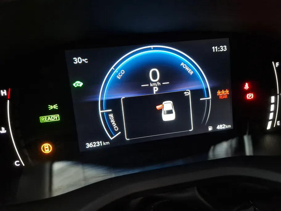 تويوتا كامري LE HEV 2025 