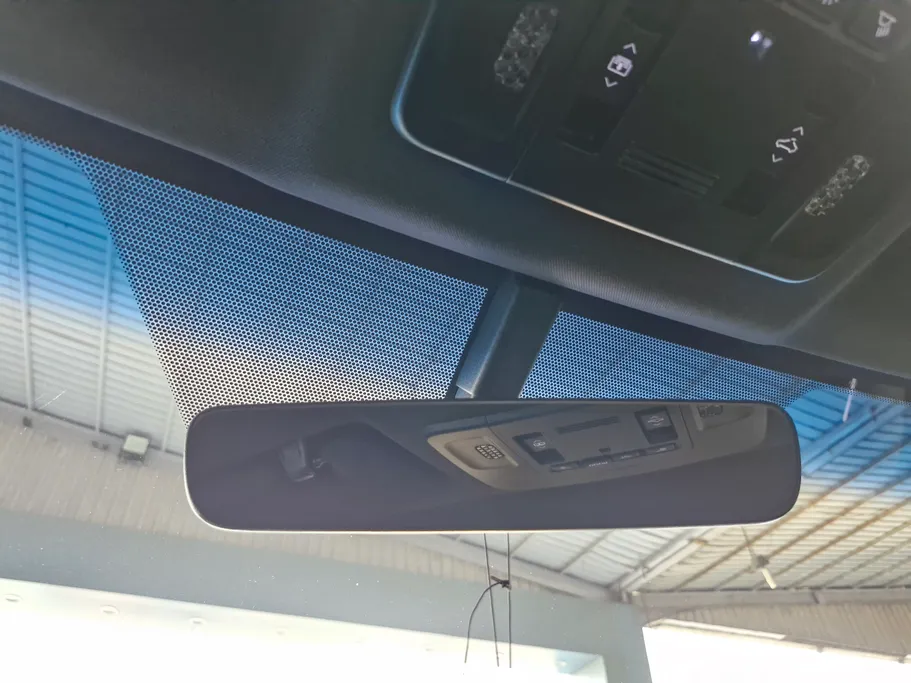 تويوتا كامري LE HEV 2025 