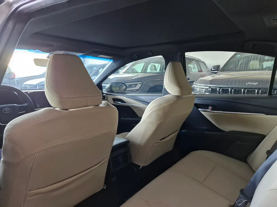 تويوتا كامري LE HEV 2025 