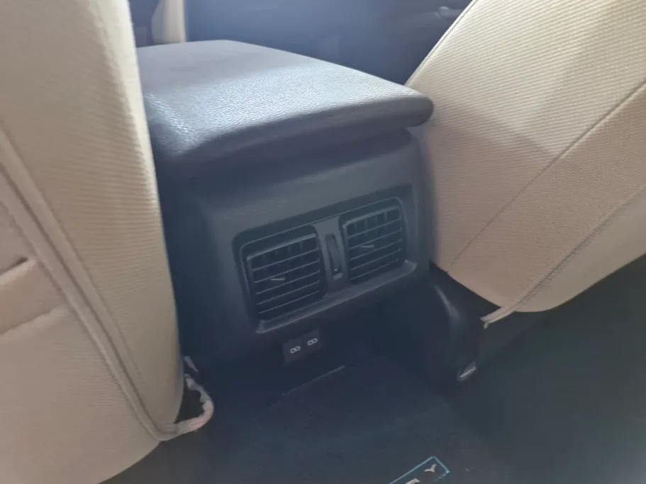 تويوتا كامري LE HEV 2025 