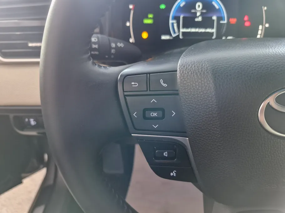 تويوتا كامري LE HEV 2025 