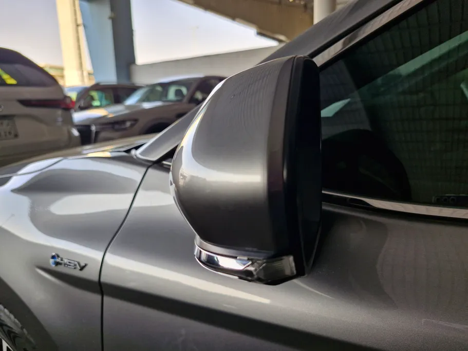 تويوتا كامري LE HEV 2025 