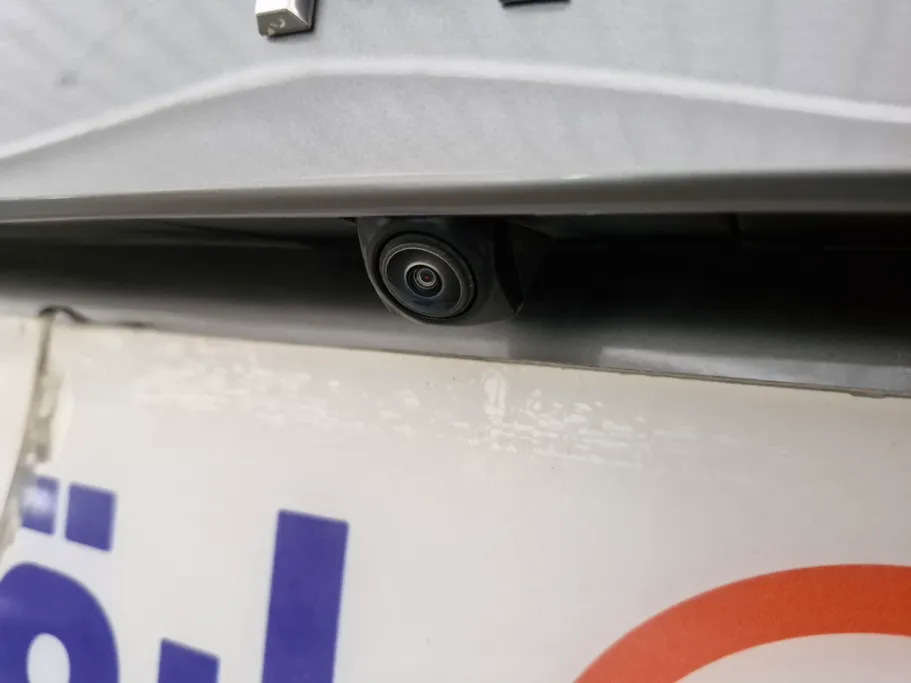 تويوتا كامري LE HEV 2025 