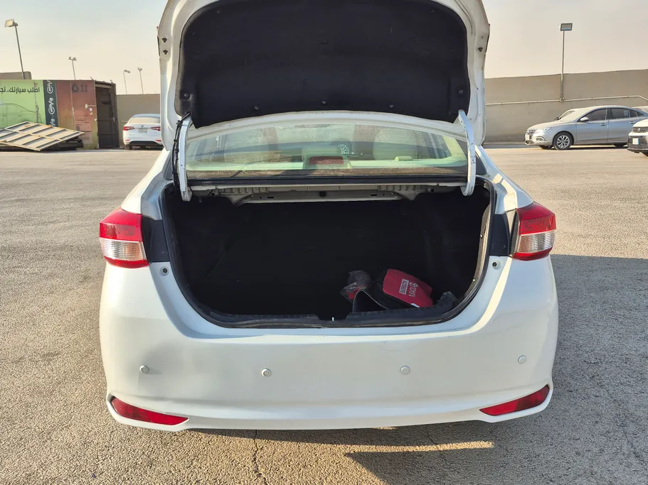 2021 Toyota Yaris  Y 