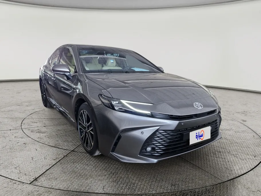 تويوتا كامري LE HEV 2025 
