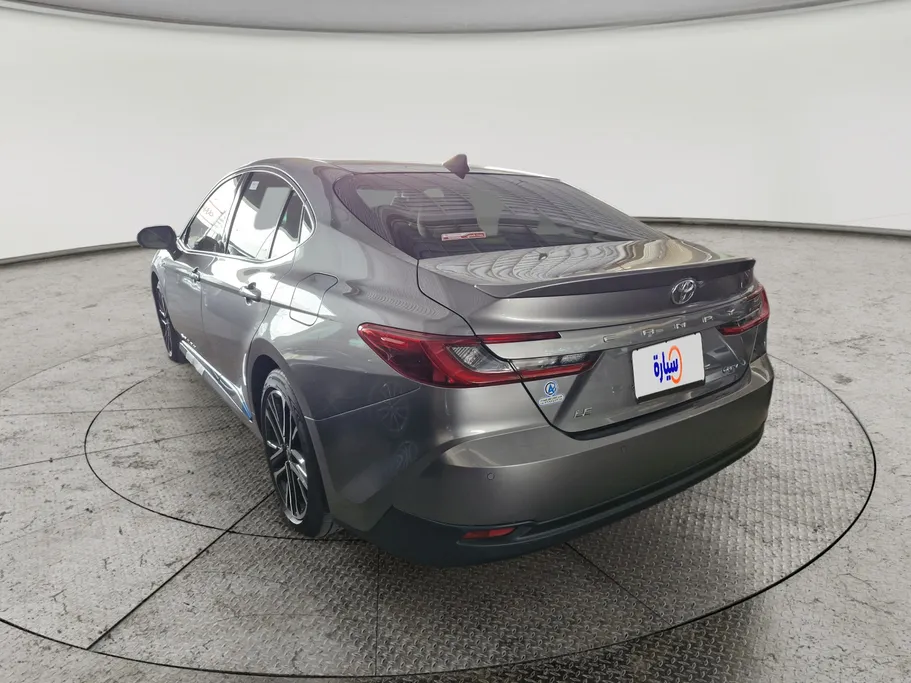 تويوتا كامري LE HEV 2025 