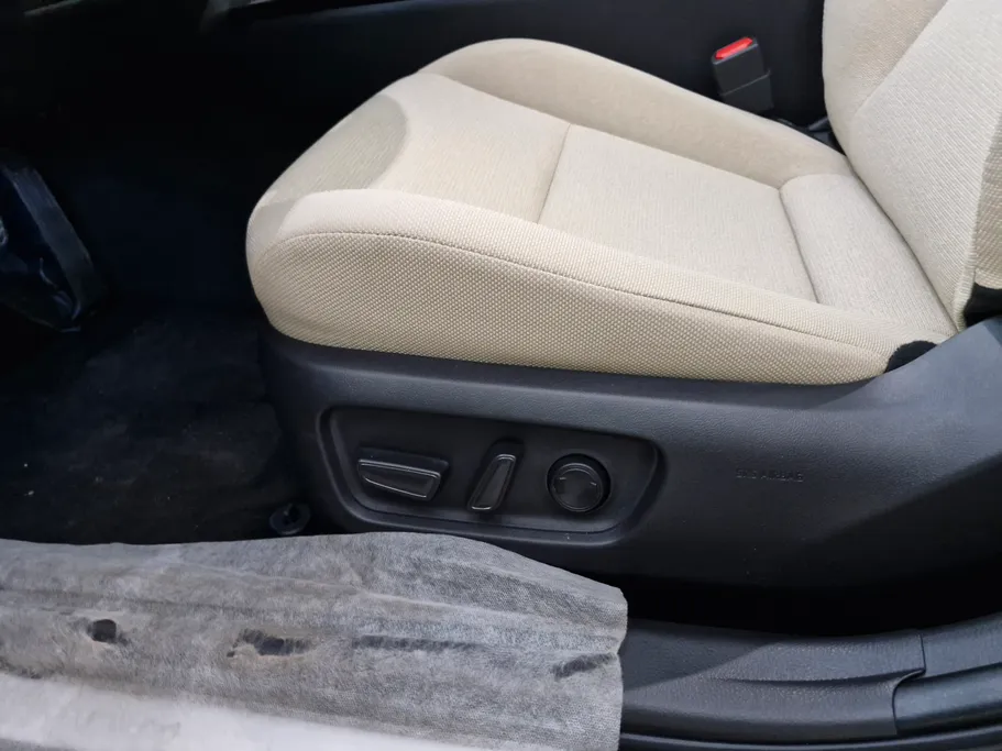 تويوتا كامري LE HEV 2025 