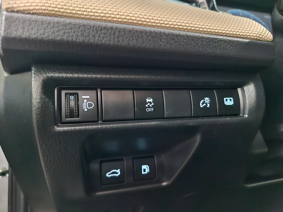 تويوتا كامري LE HEV 2025 