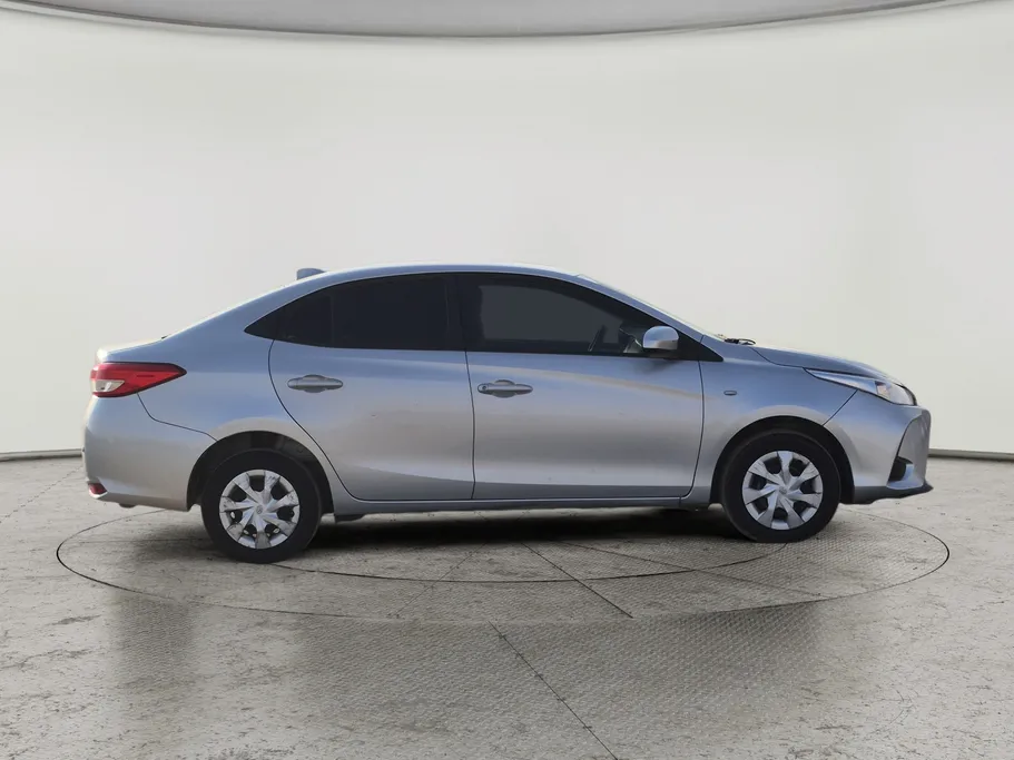 2022 Toyota Yaris  Y 