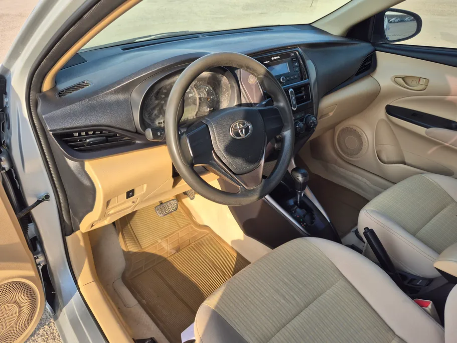 2022 Toyota Yaris  Y 