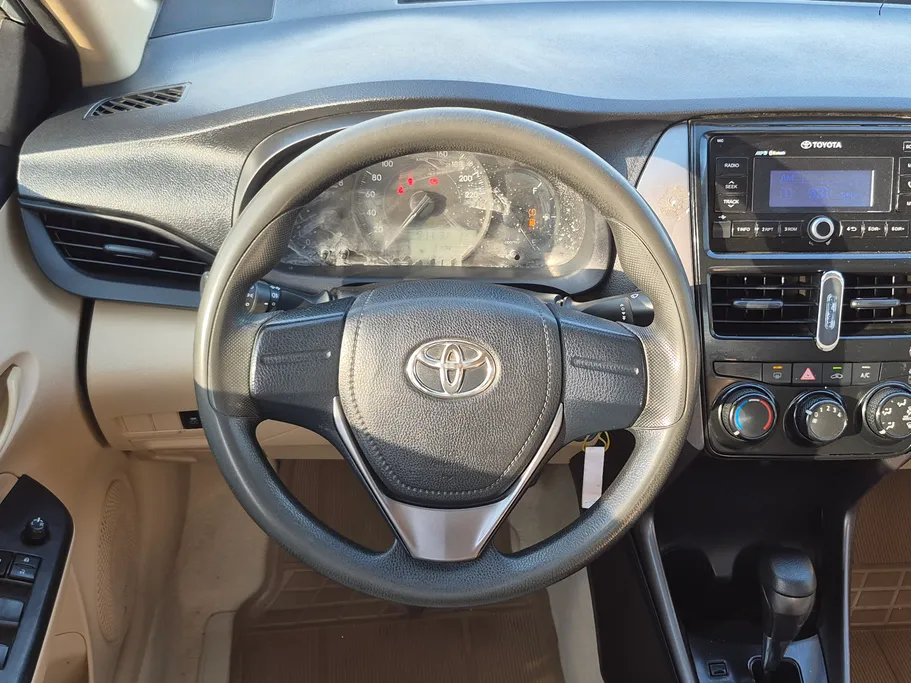 2022 Toyota Yaris  Y 