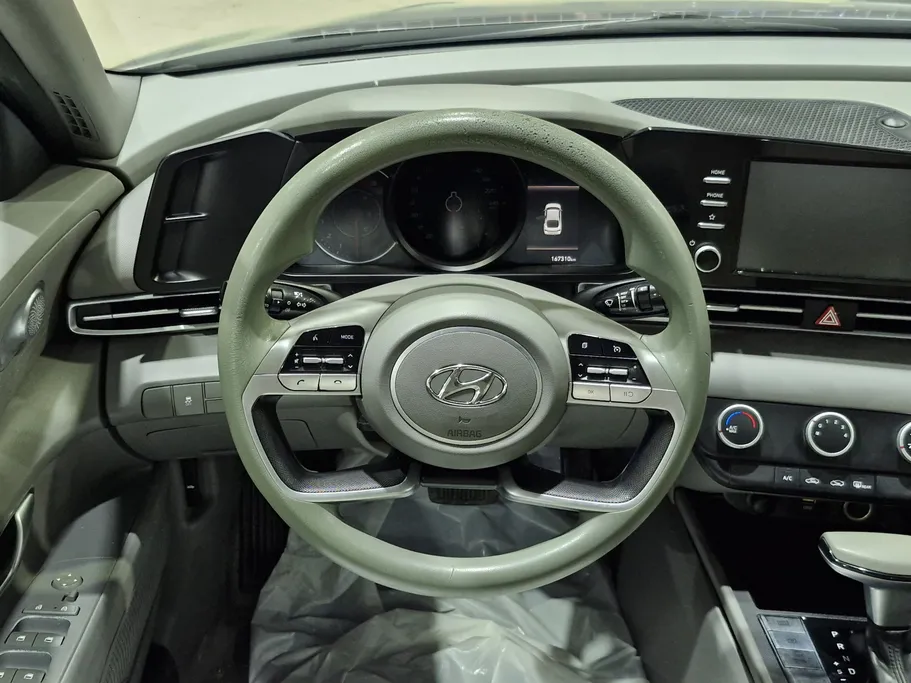 2022 Hyundai Elantra Smart 