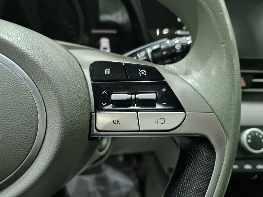 2022 Hyundai Elantra Smart 