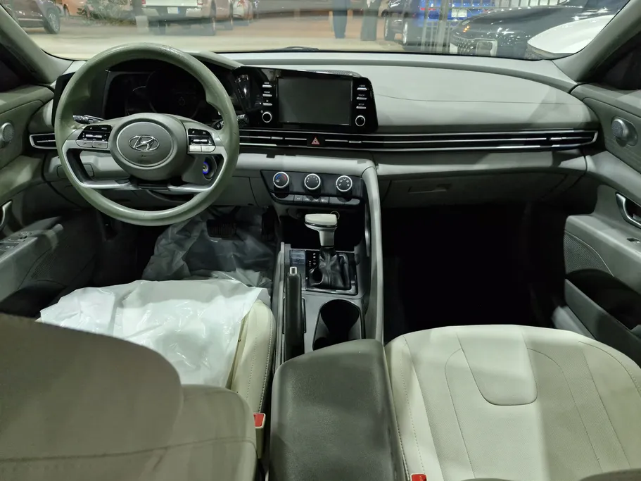 2022 Hyundai Elantra Smart 