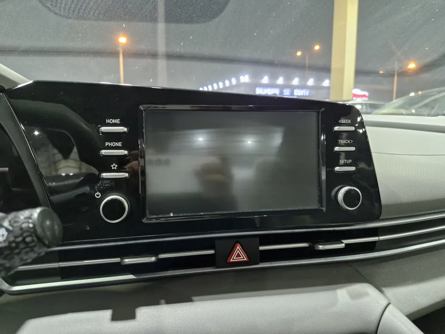 2022 Hyundai Elantra Smart 