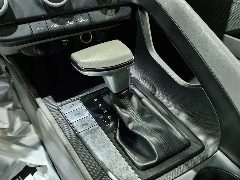 2022 Hyundai Elantra Smart 