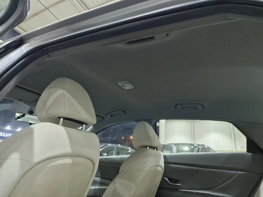 2022 Hyundai Elantra Smart 