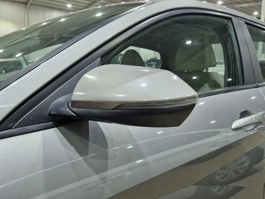 2022 Hyundai Elantra Smart 