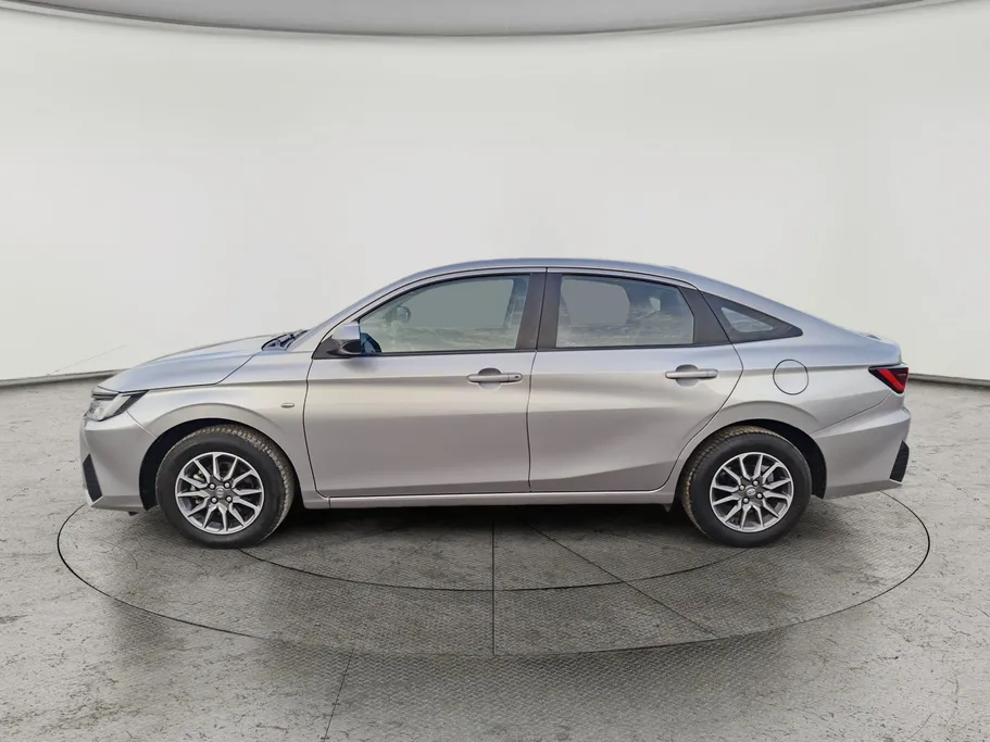 2023 Toyota Yaris  Y 