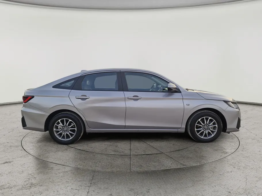 2023 Toyota Yaris  Y 