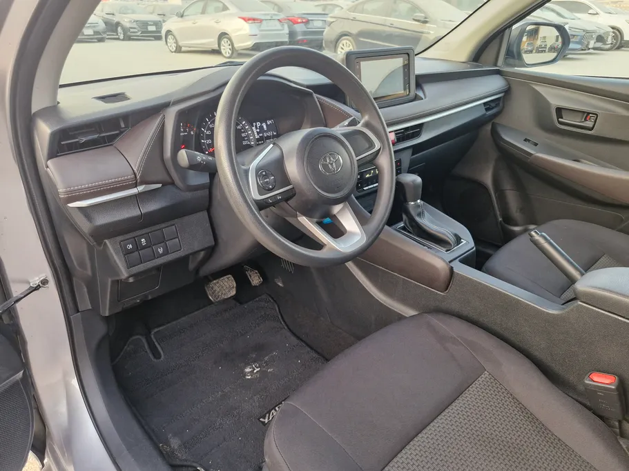 تويوتا يارس Y 2023 