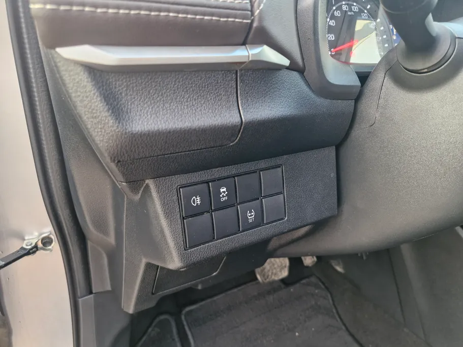 تويوتا يارس Y 2023 