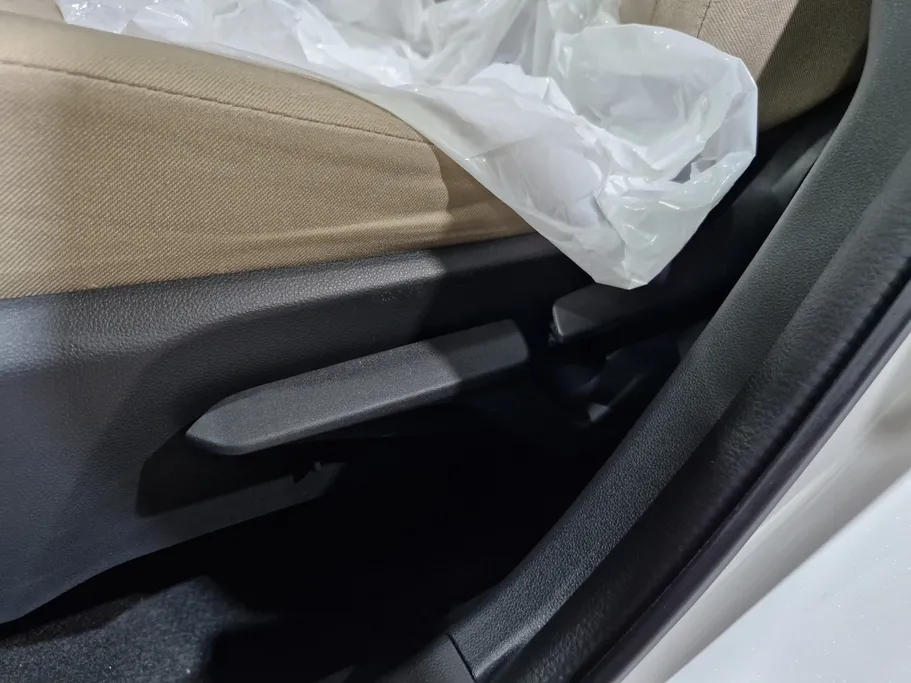 2023 Toyota Yaris  Y 