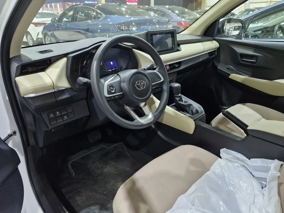 2023 Toyota Yaris  Y 