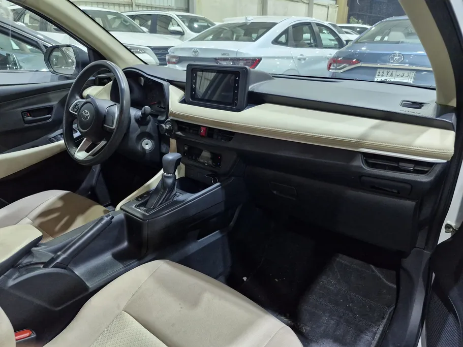 2023 Toyota Yaris  Y 