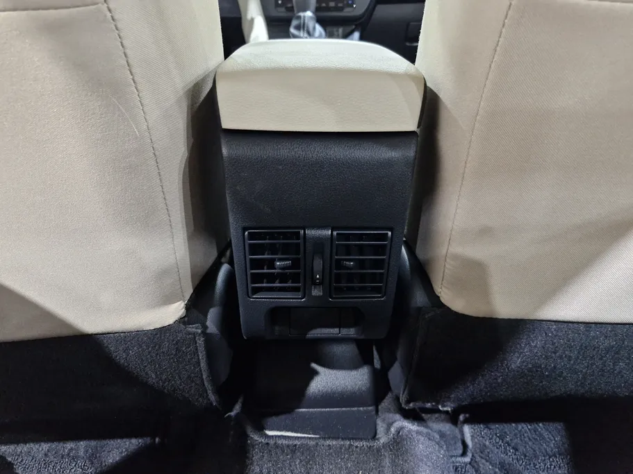 2023 Toyota Yaris  Y 