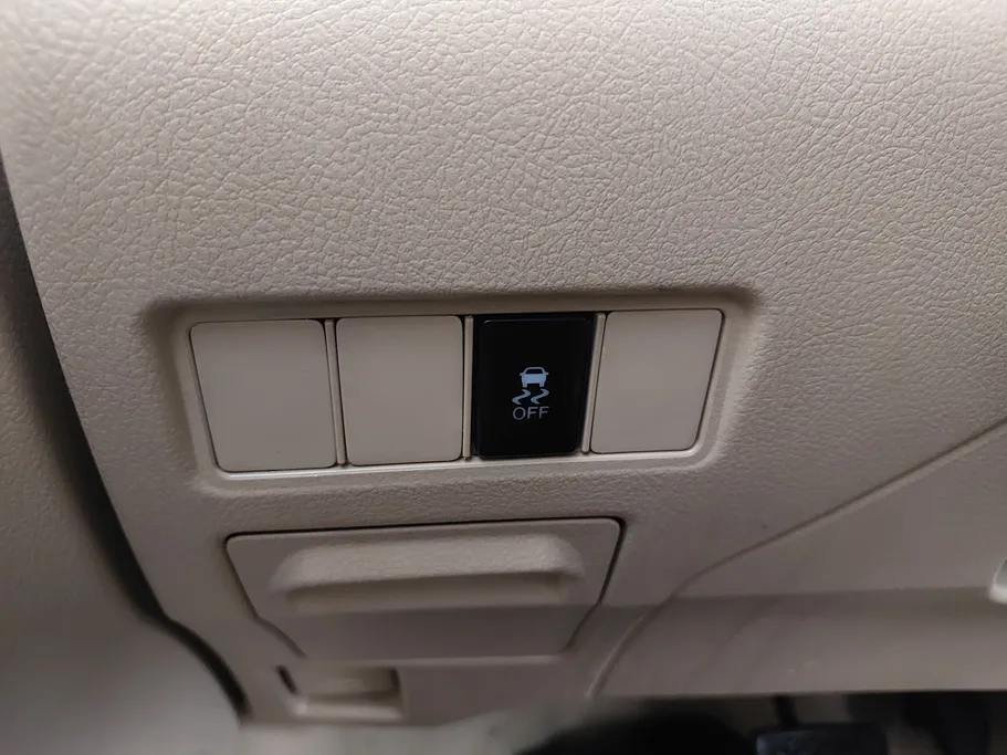 تويوتا يارس Y 2021 