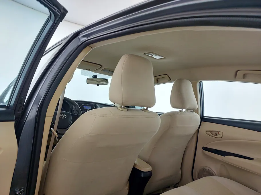 تويوتا يارس Y 2021 