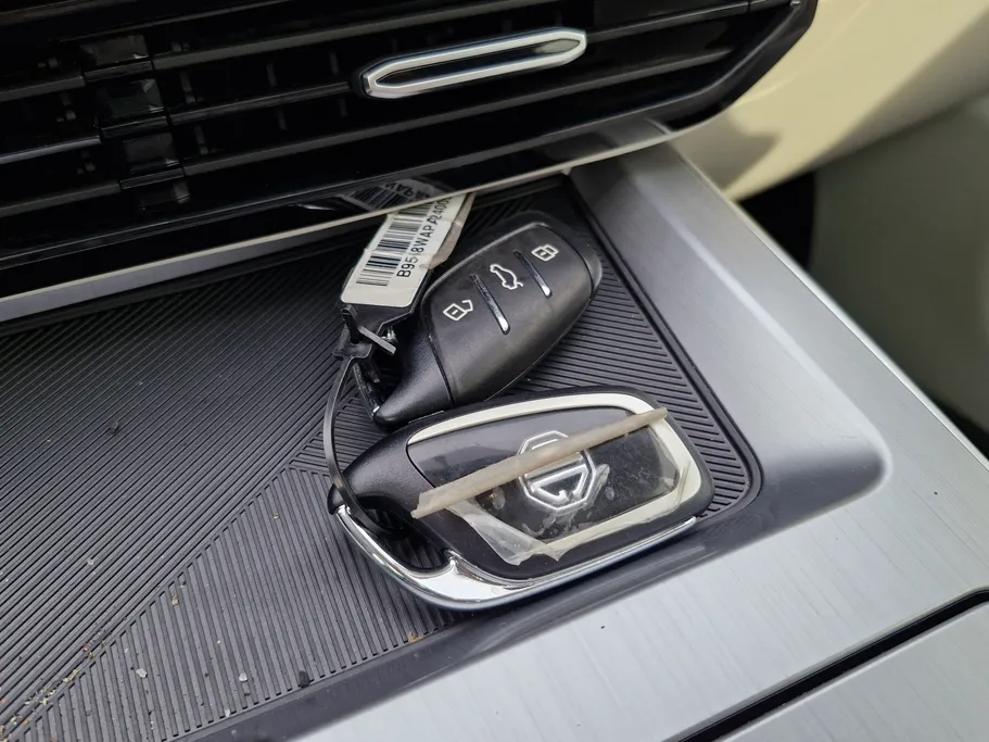 ام جي ويل لاكجري 2024 