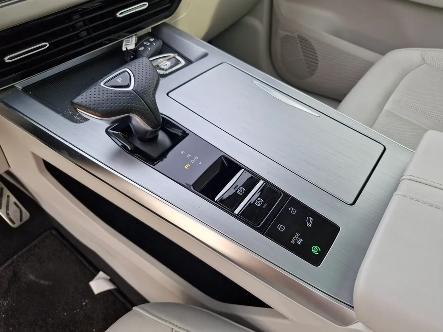 ام جي ويل لاكجري 2024 