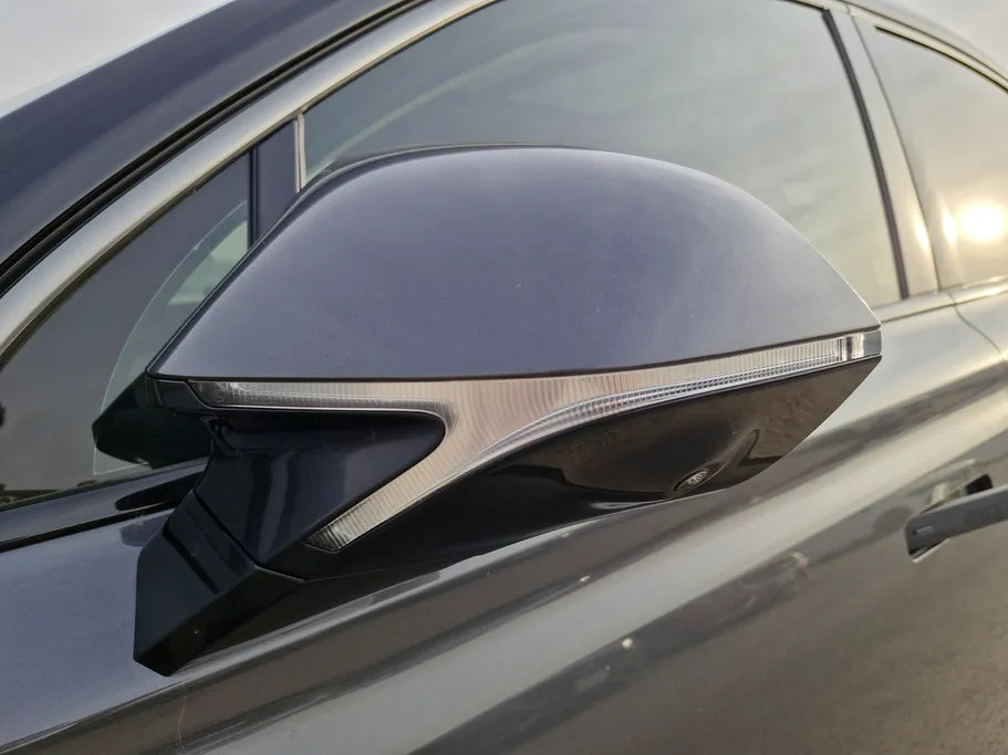 ام جي ويل لاكجري 2024 