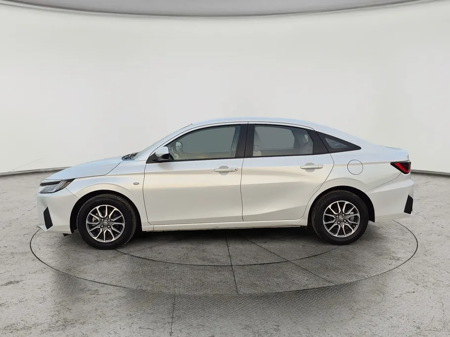 تويوتا يارس Y 2023 