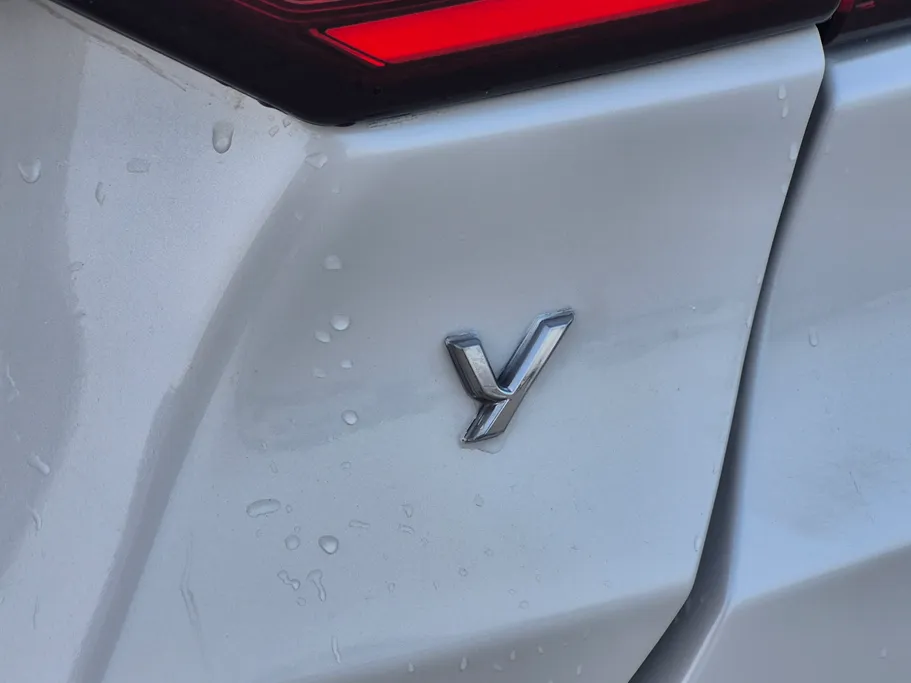 تويوتا يارس Y 2023 