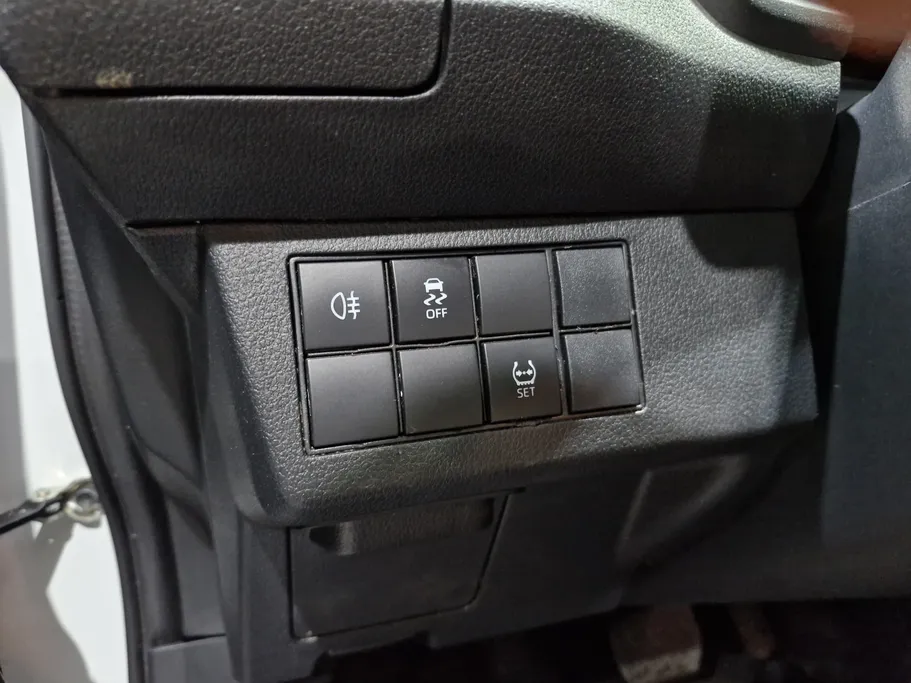 تويوتا يارس Y 2023 