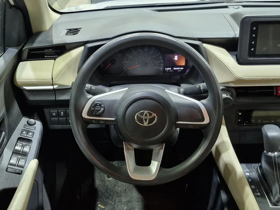 تويوتا يارس Y 2023 