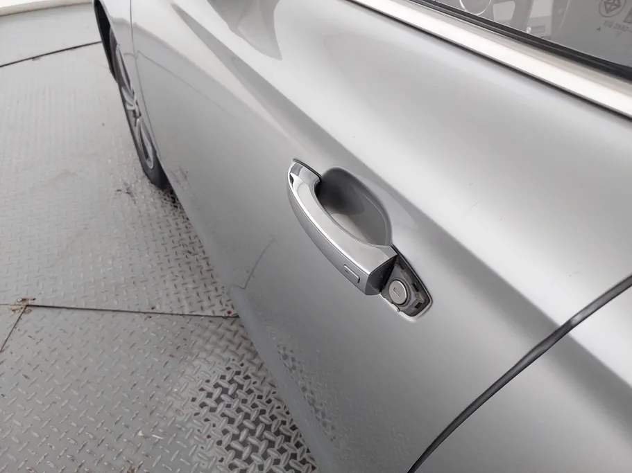 ام جي 5 LUX 2023 