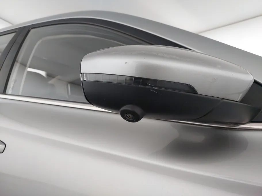 ام جي 5 LUX 2023 