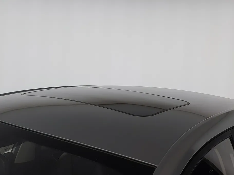 ام جي 5 LUX 2023 